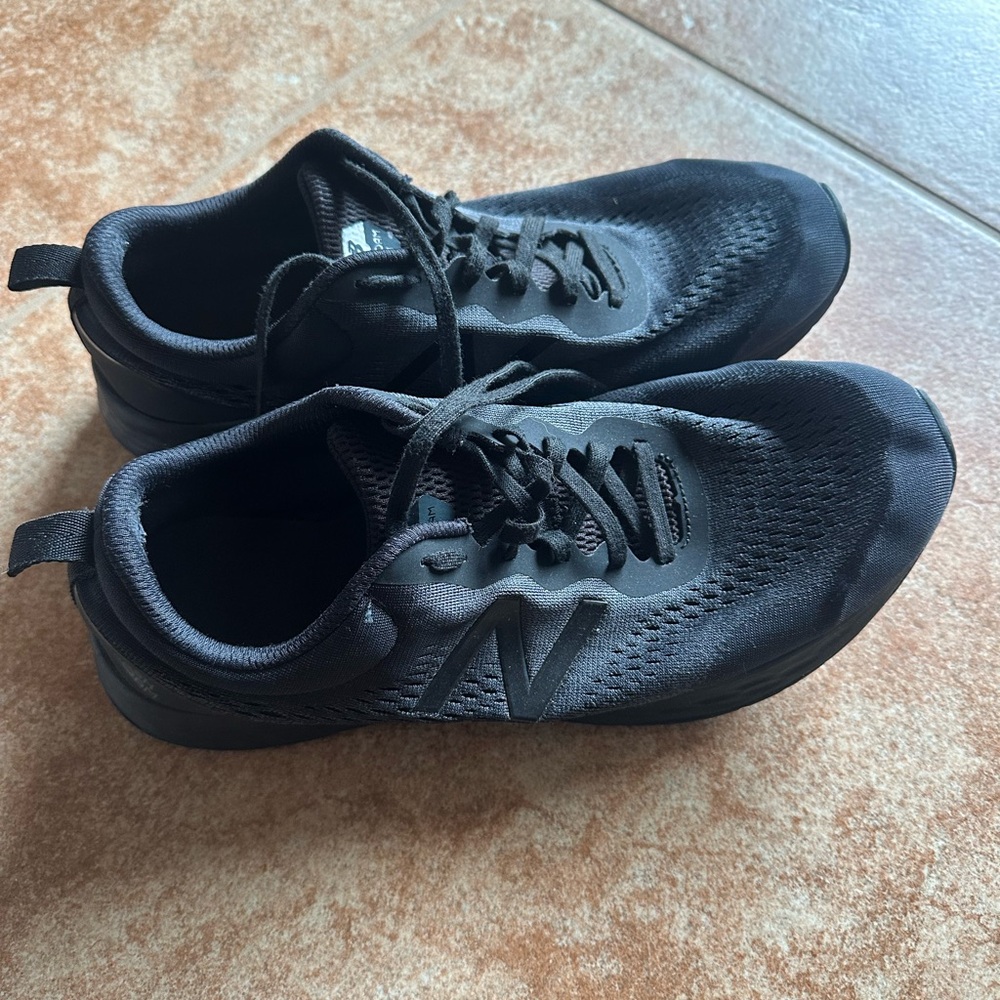 Men's Black New Balance Arishi v3 Sneakers Size 12 4E